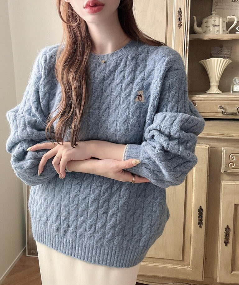 【超人気◎】BRIEFING　ウールニット　カモ　総柄　刺繍　美品　完売モデル◎ 着丈が選べる】くま刺繍ケーブルニット | Meiru(メイル)｜公式LOOKBOOK